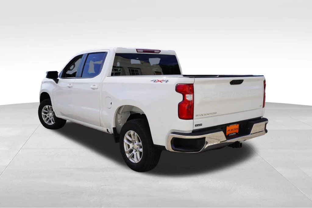 Used 2023 Summit White Chevrolet LT image 7