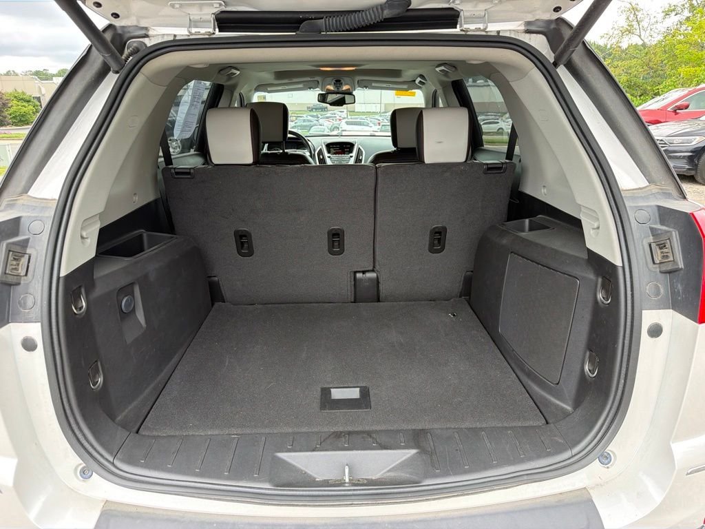 Used 2017 White GMC SLT image 5