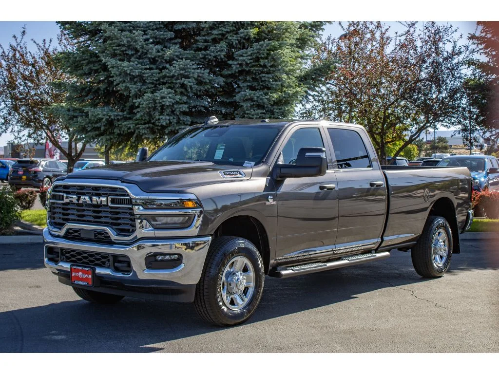 New 2026 Granite Crystal Metallic Clearcoat Ram Tradesman image 4