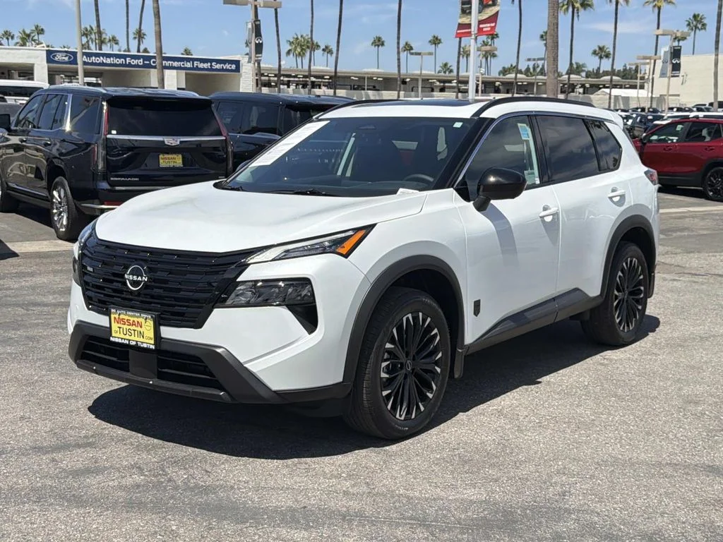 New 2026 Everest White Pearl Tricoat Nissan Dark Armor image 1