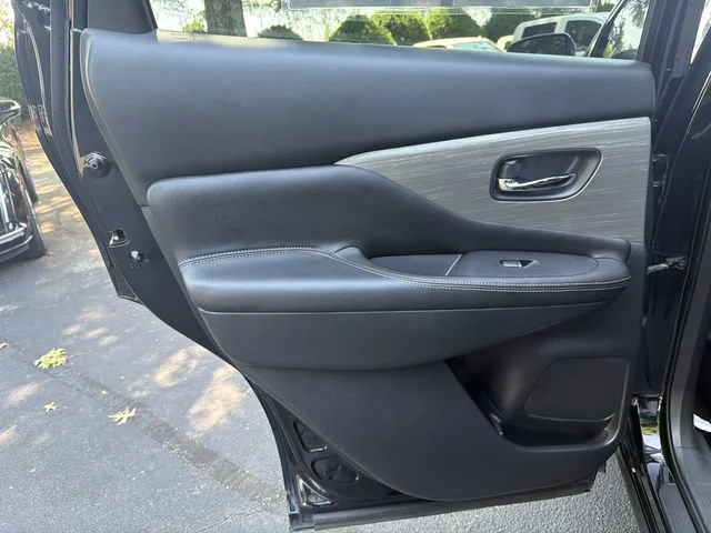 Used 2018 Black Nissan Platinum image 22