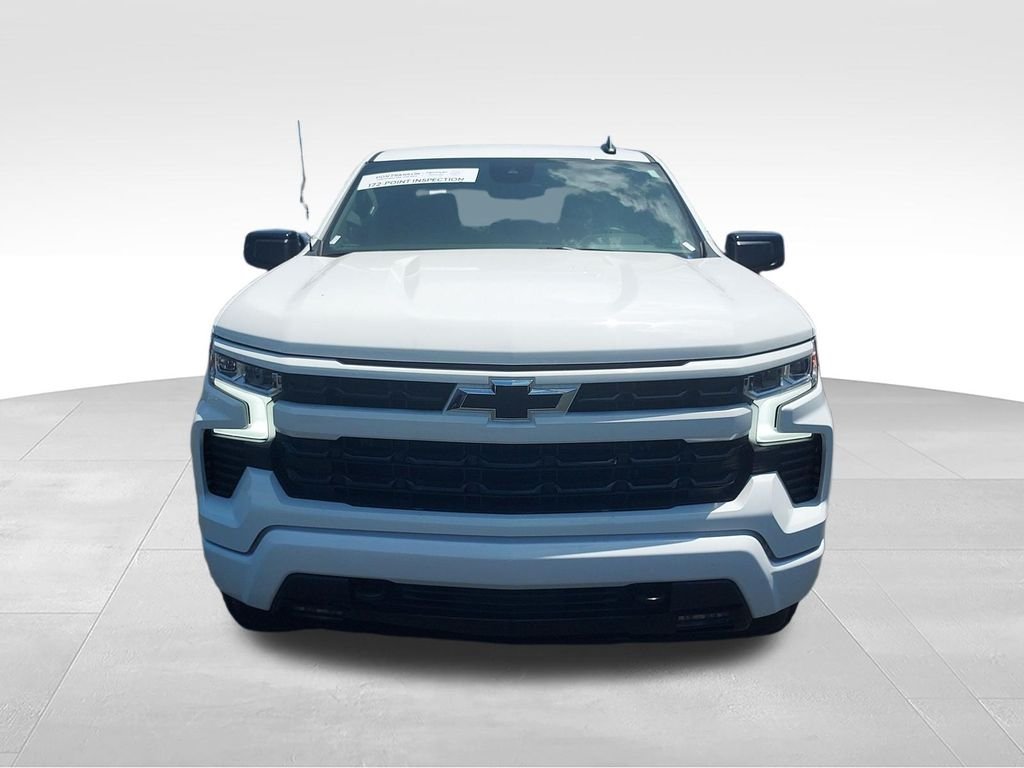 Used 2025 White Chevrolet RST image 8