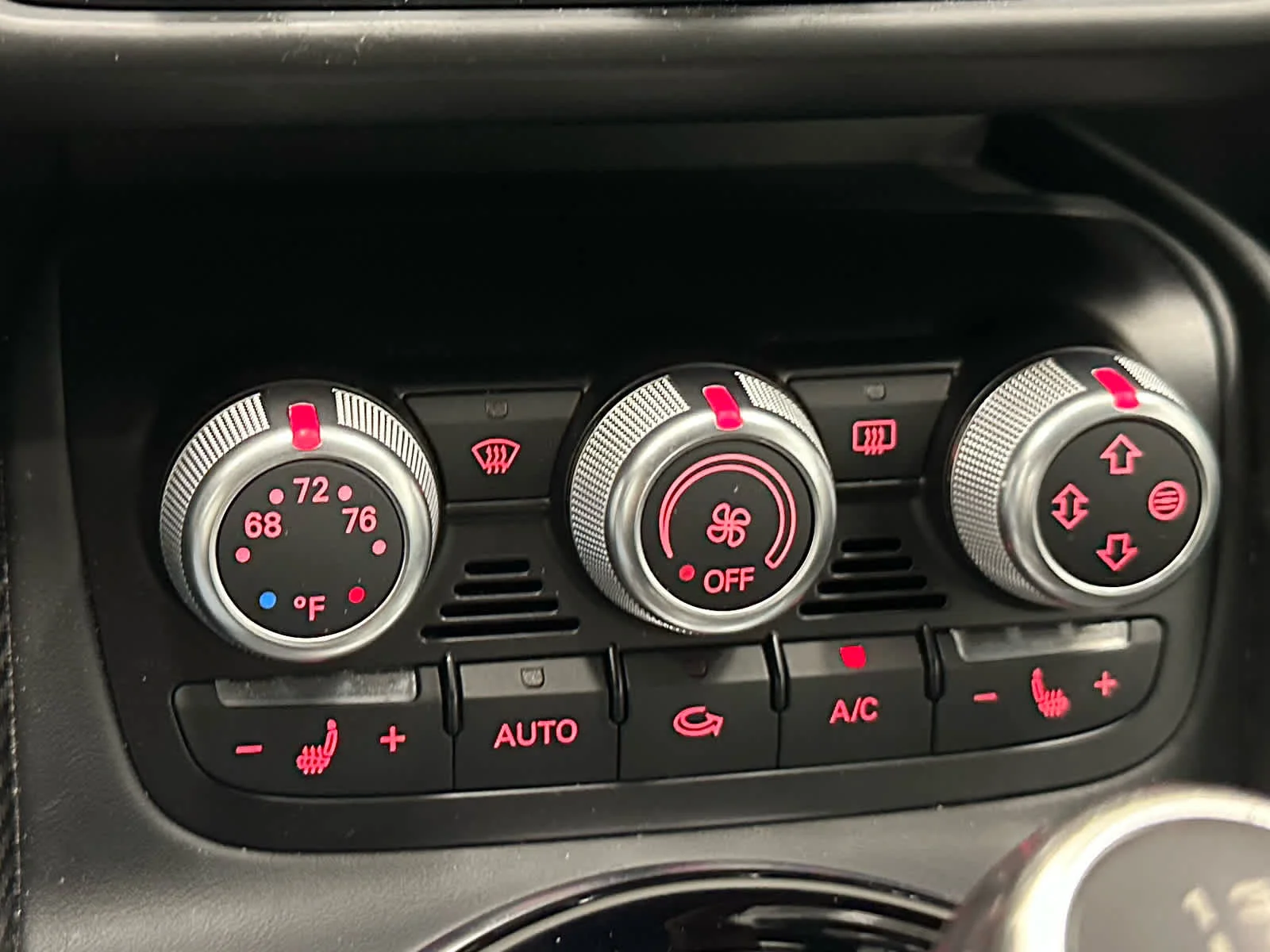 Used 2015 Ibis White Audi V8 image 24