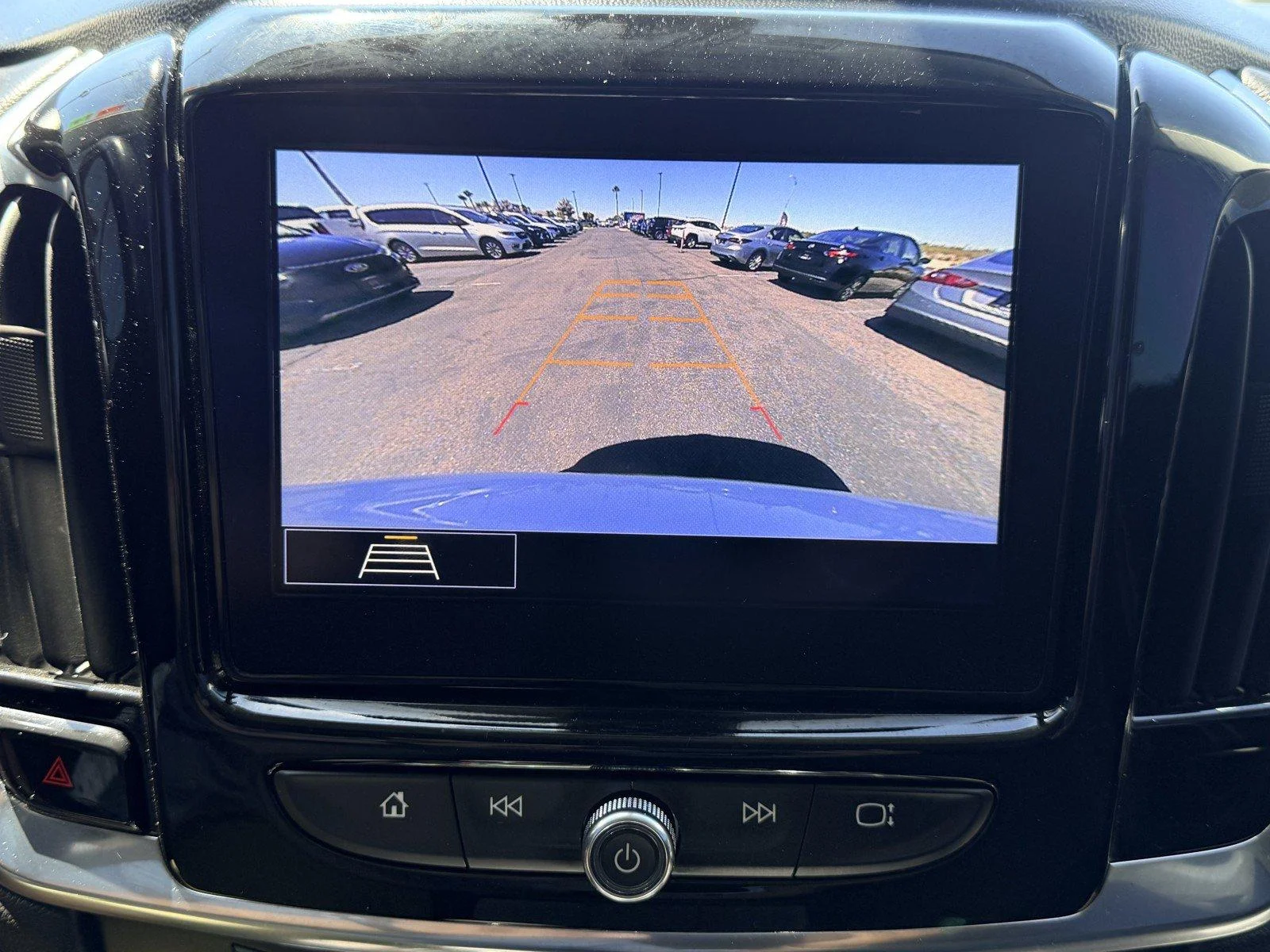 Used 2021 SUMMIT WHITE Chevrolet LT Cloth image 23