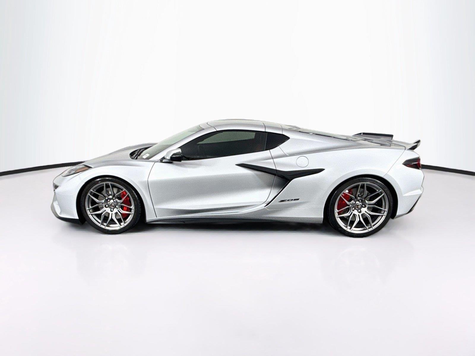 Used 2026 Arctic White Chevrolet 1LZ image 13