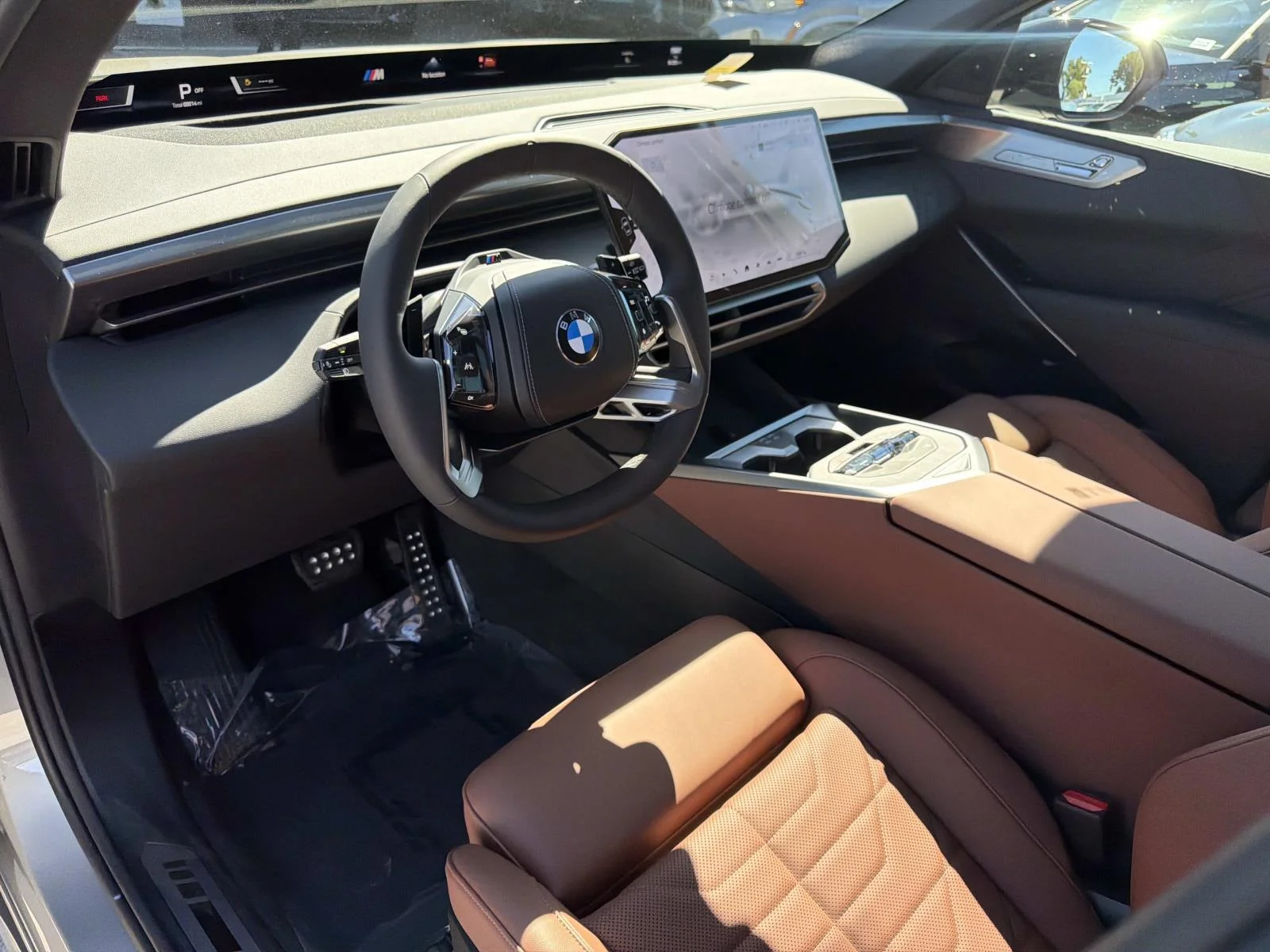 New 2027 Space Silver Metallic BMW 40 xDrive image 16