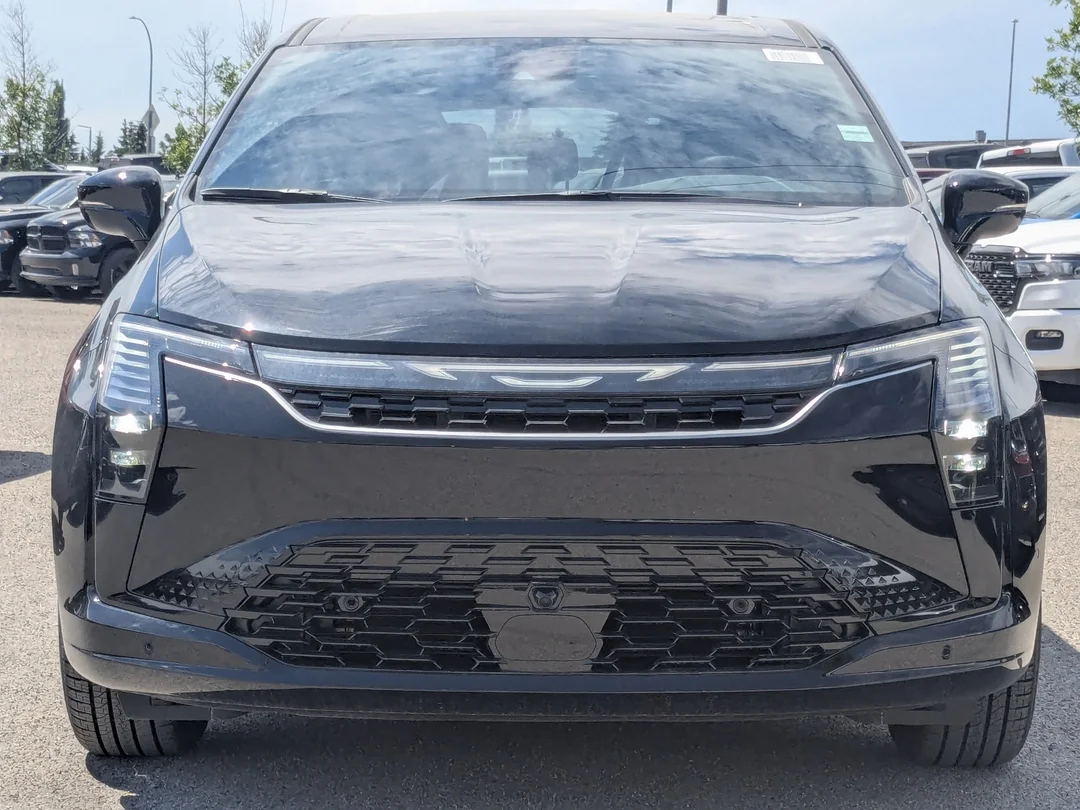 New 2027 Black Chrysler Select - - AWD - 3.6L Pentastar V6 - Safety Sphere Pkg - 360 Surround View Cam & More! image 3