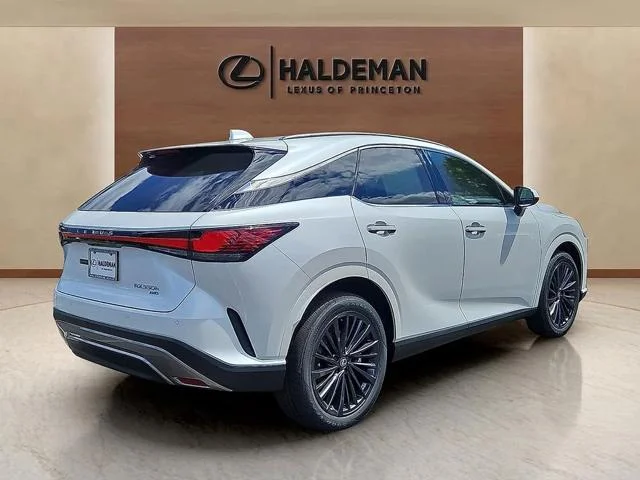 New 2026 Eminent White Pearl Lexus 350h Premium image 11