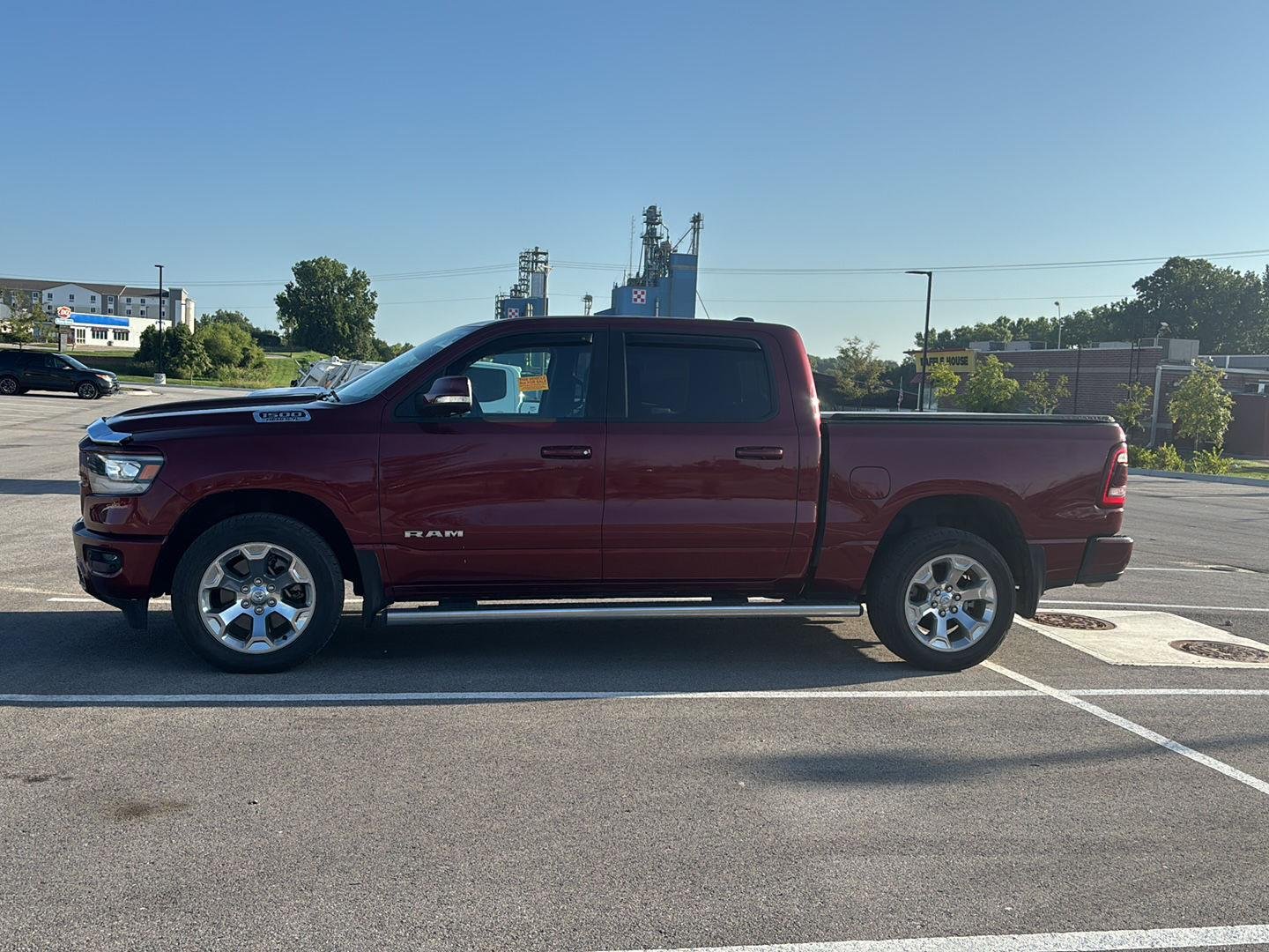 Used 2019 RAM Ram 1500 Pickup Big Horn/Lone Star with VIN 1C6SRFFT8KN708903 for sale in Kansas City