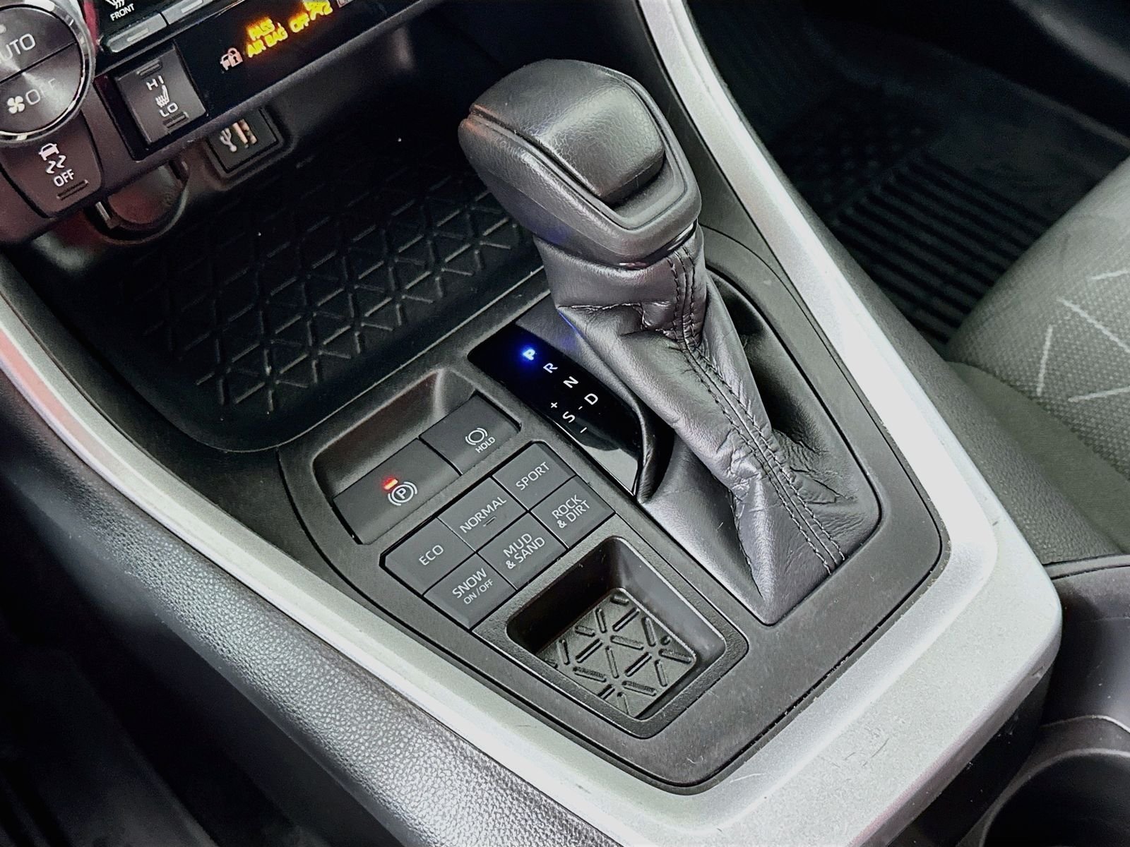 Used 2024 Ice Toyota XLE image 17