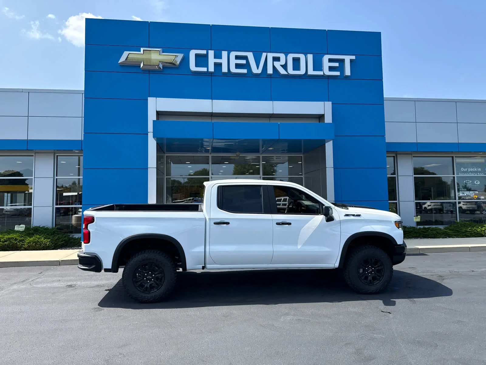 2026 Chevrolet Silverado 1500 ZR2 - Photo 13