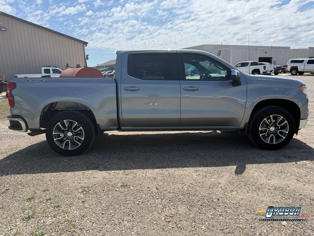 Used 2023 Gray Chevrolet LT image 2