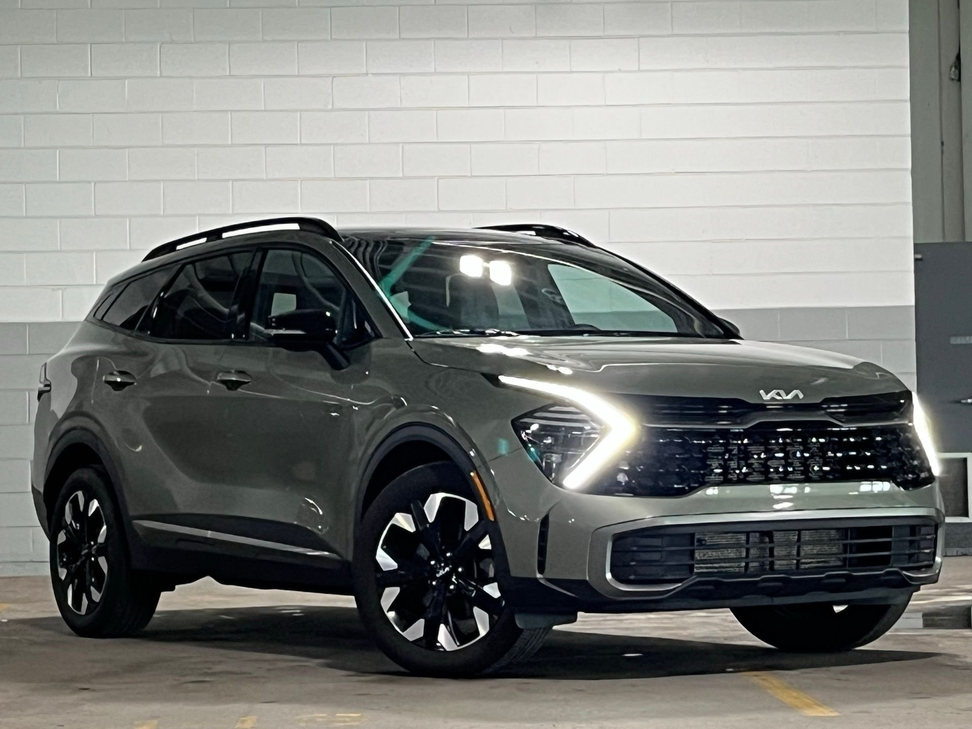 Used 2024 Green Kia X-Line image 1