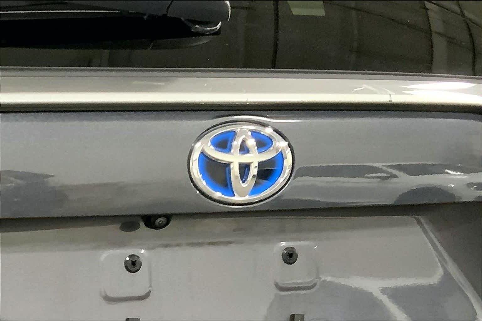 Used 2023 Magnetic Gray Metallic/Midnight Black Metallic Toyota Hybrid XSE image 31