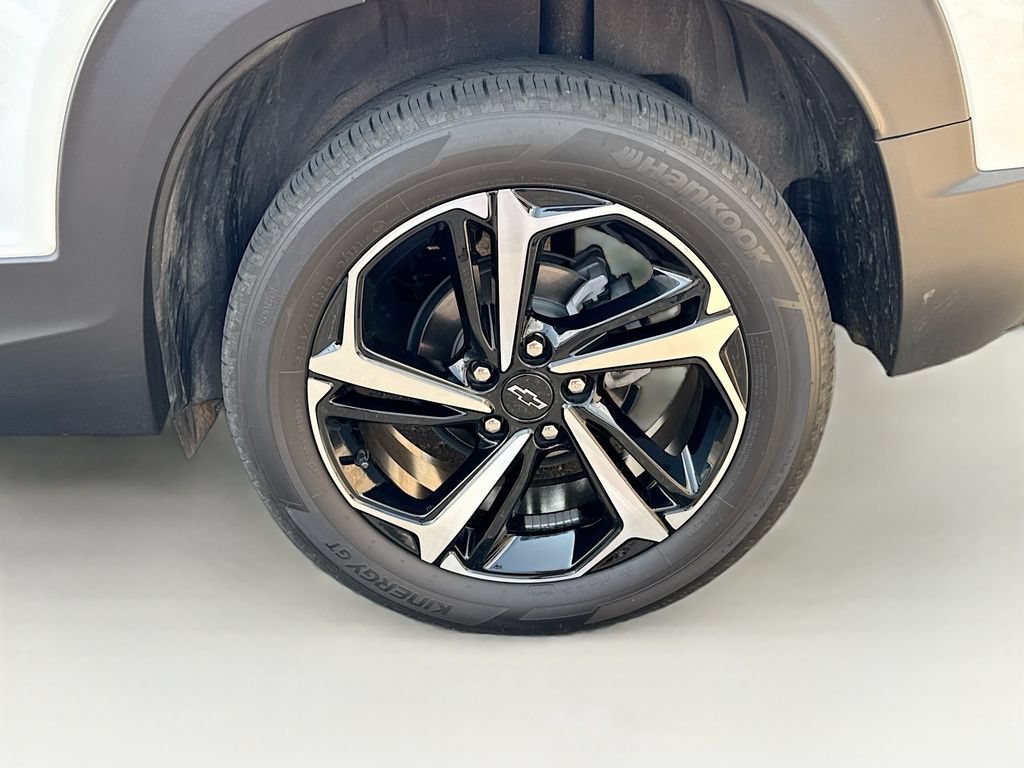 Used 2023 Summit White Chevrolet RS image 31