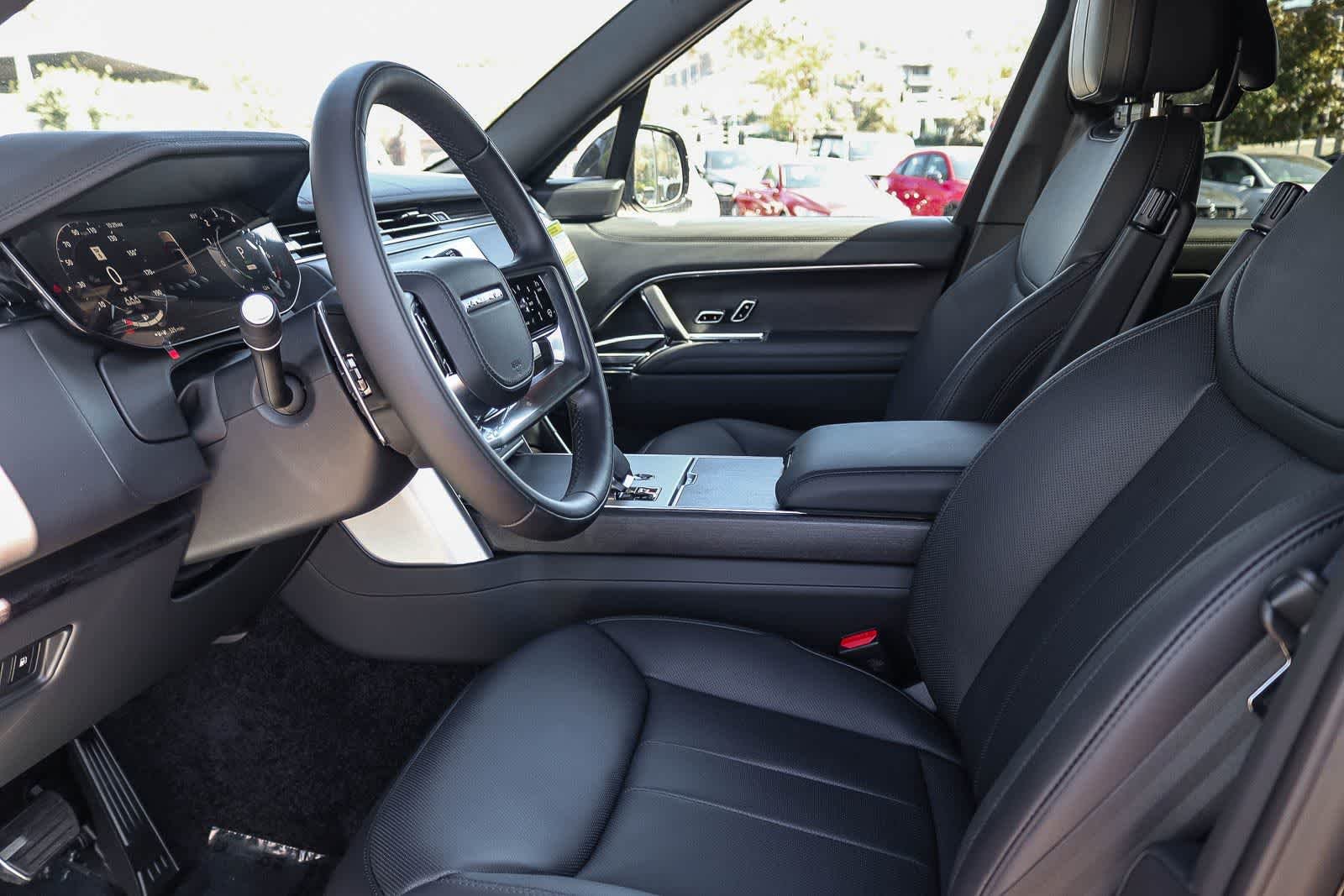 New 2026 Santorini Black Land Rover SE image 17