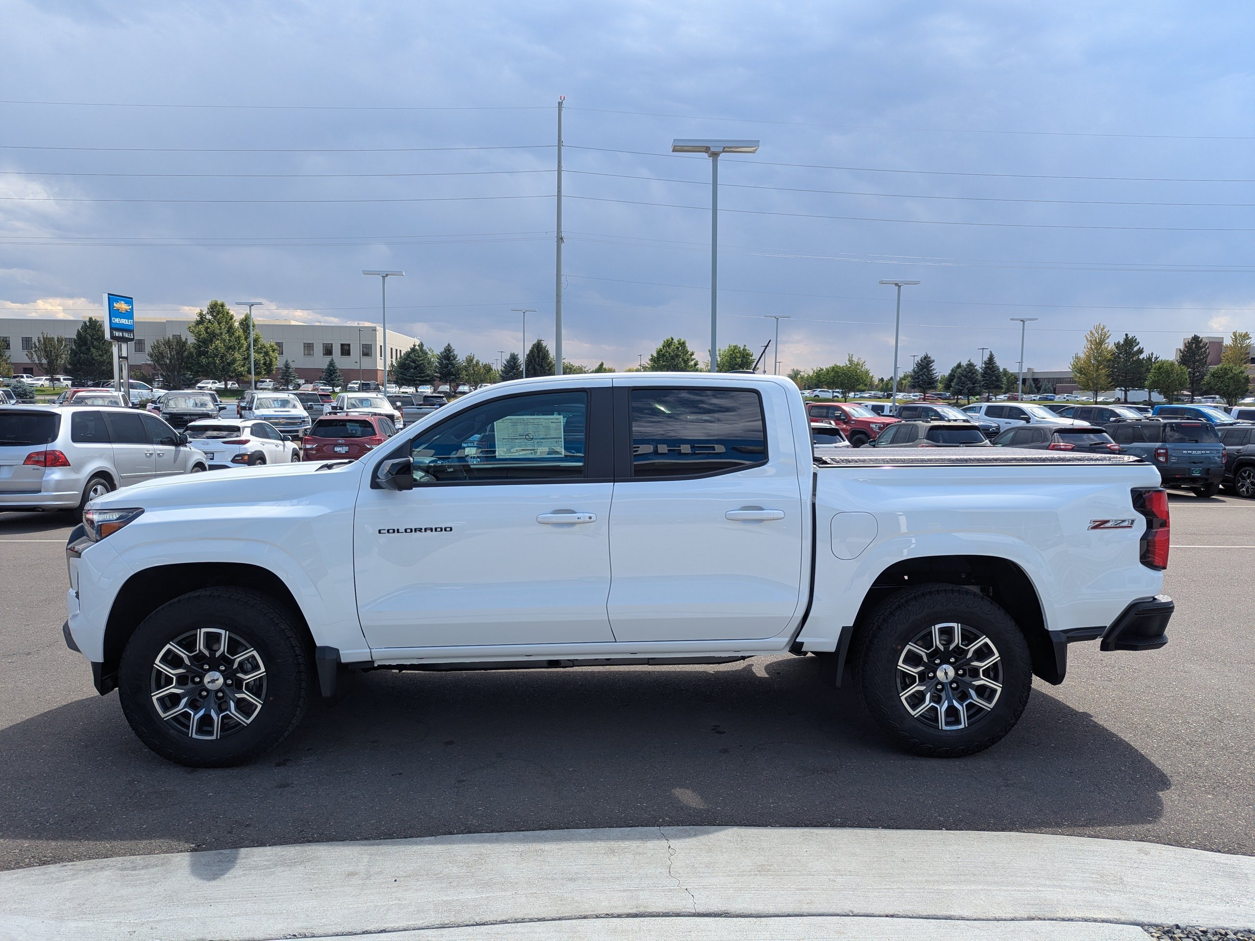 2026 Chevrolet Colorado Z71 - Photo 8