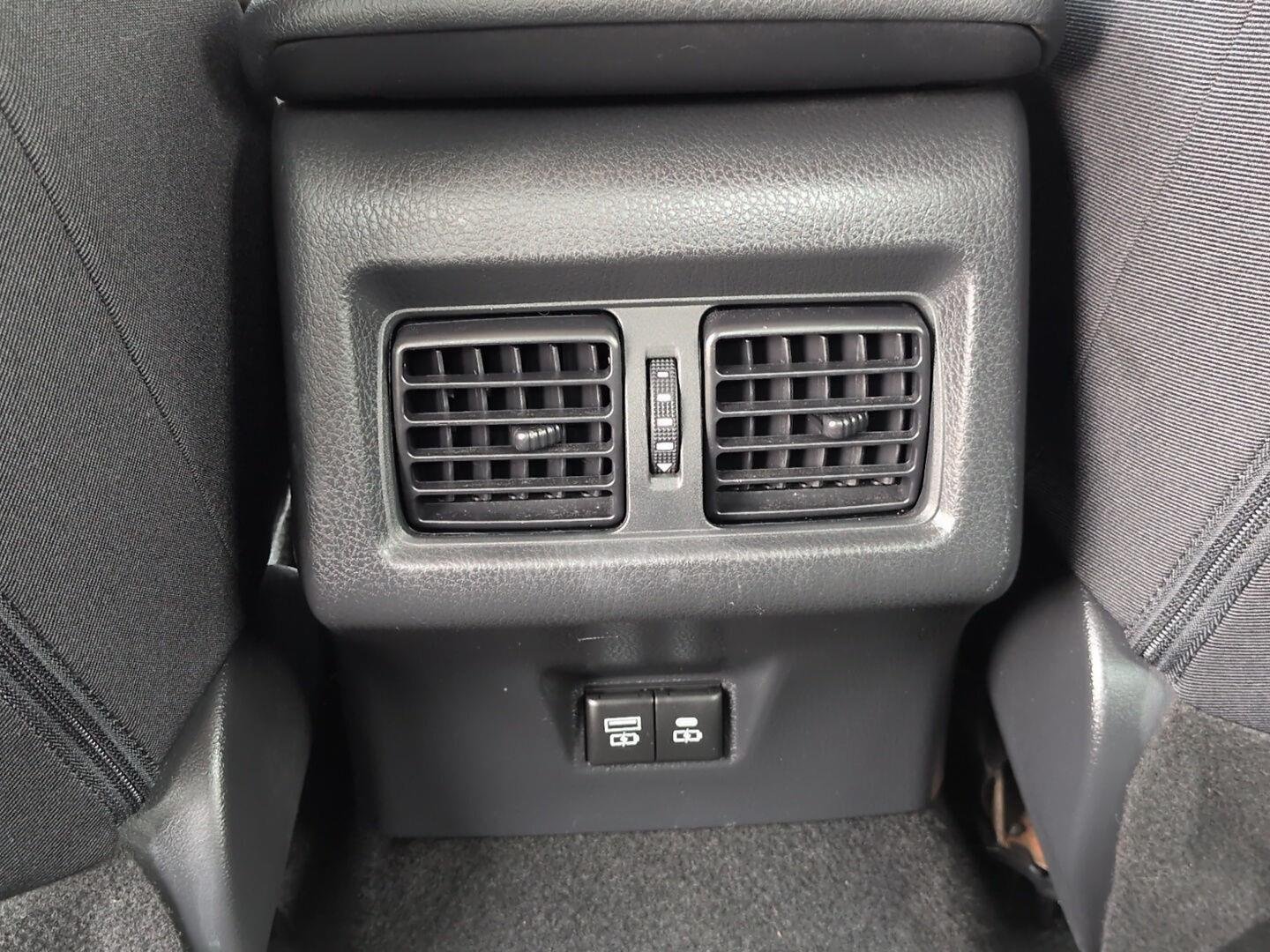 Used 2025 Ocean Gem Toyota LE image 7