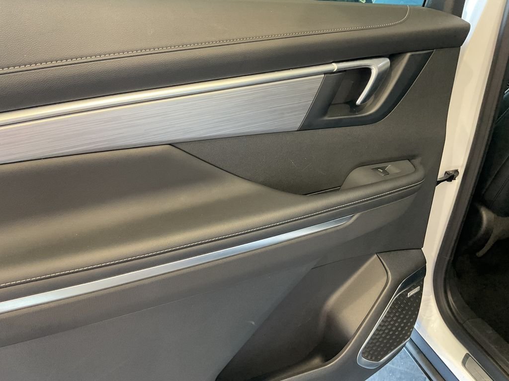 Used 2025 White Buick Preferred image 30