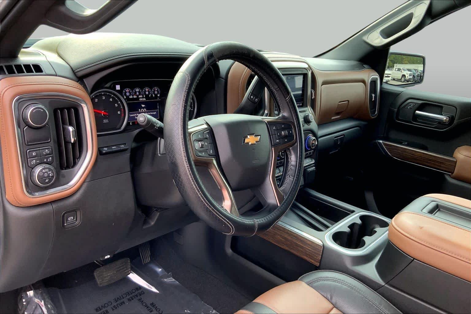 Used 2019 Iridescent Pearl Tricoat Chevrolet High Country image 15