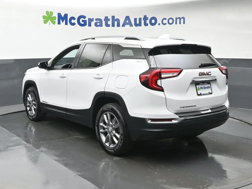Used 2023 White GMC SLT image 26
