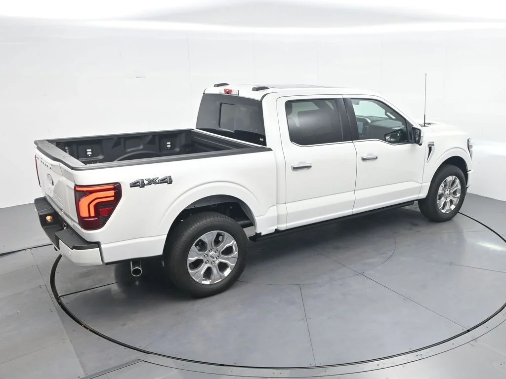 New 2026 Star White Metallic Tri-Coat Ford Platinum® image 27
