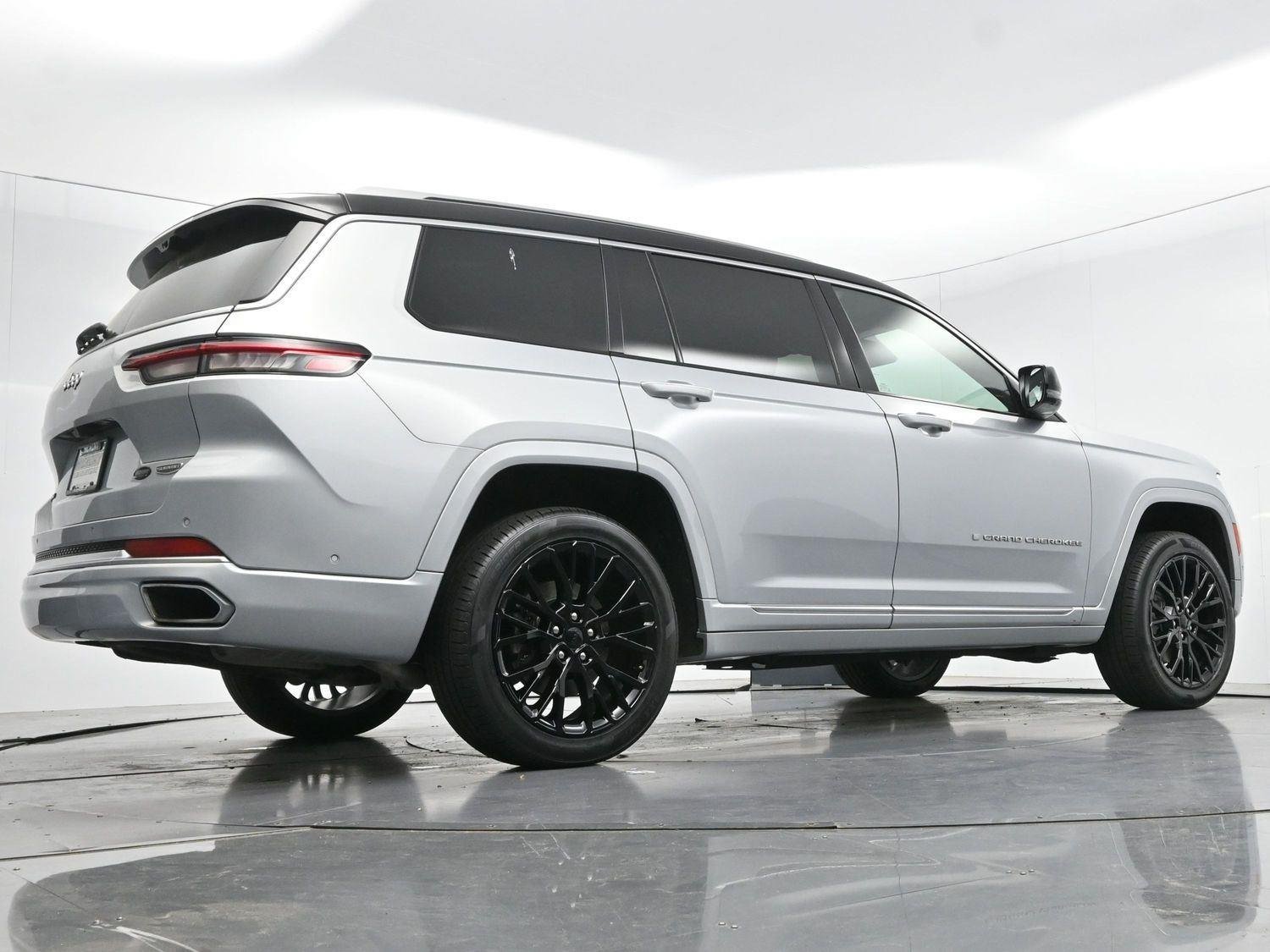Used 2023 Silver Zynith Jeep Summit Reserve image 48