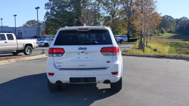 Used 2017 White Jeep Overland image 7