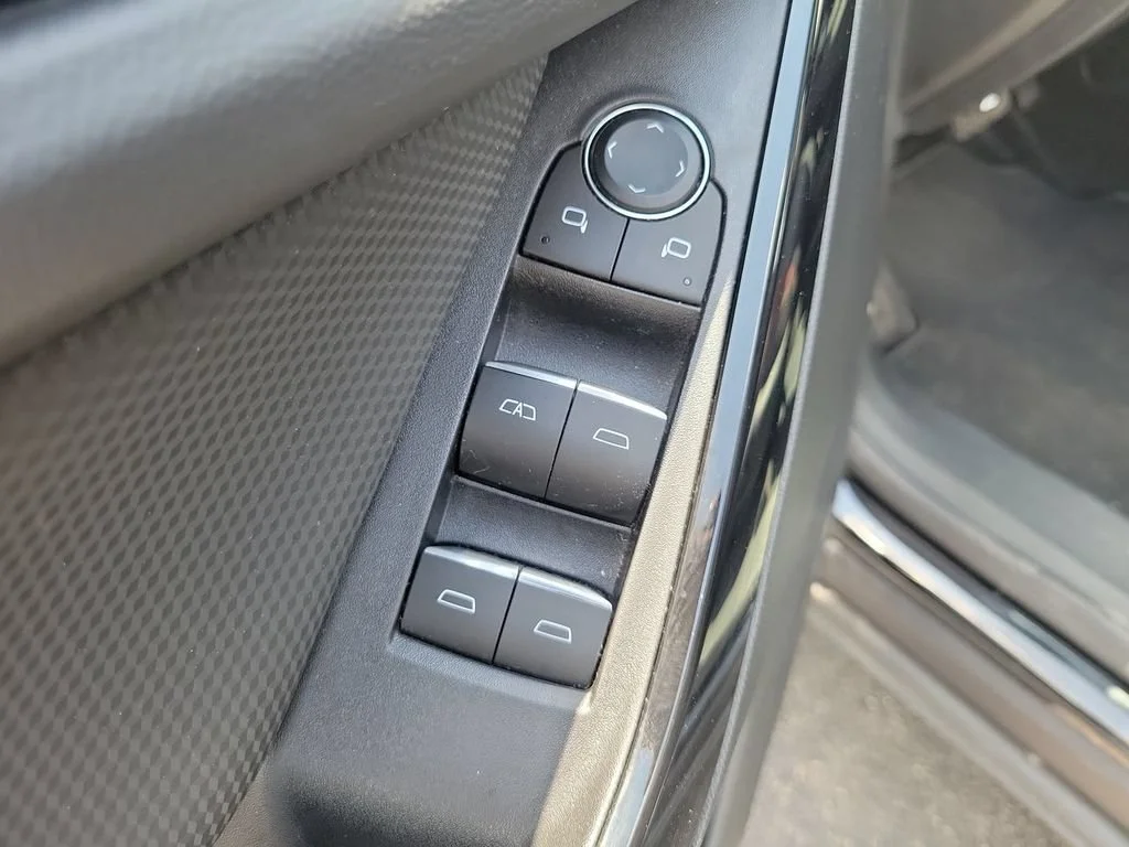 Used 2025 Mosaic Black Metallic Chevrolet RS image 24