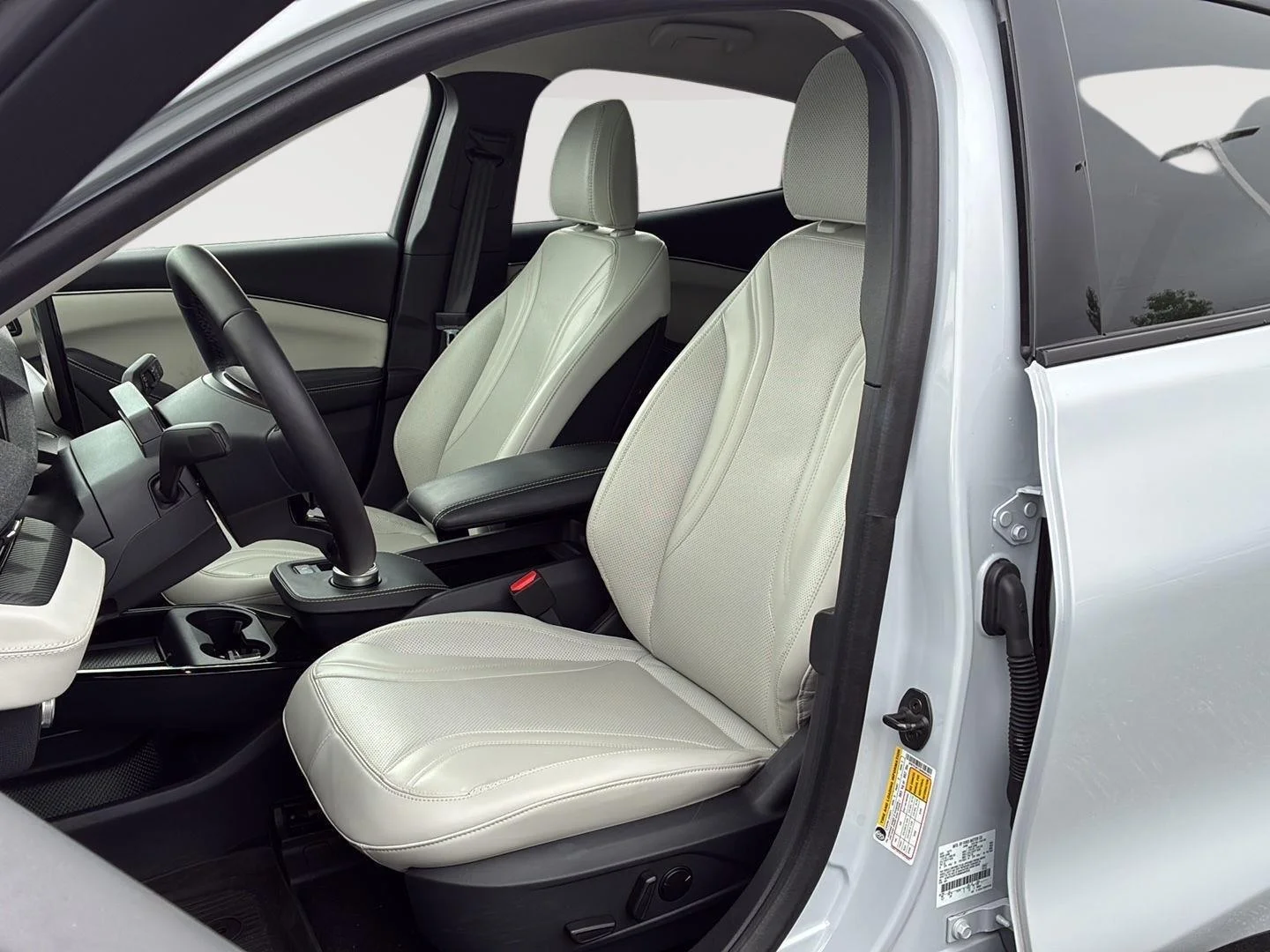 Used 2021 Space White Ford Premium image 3