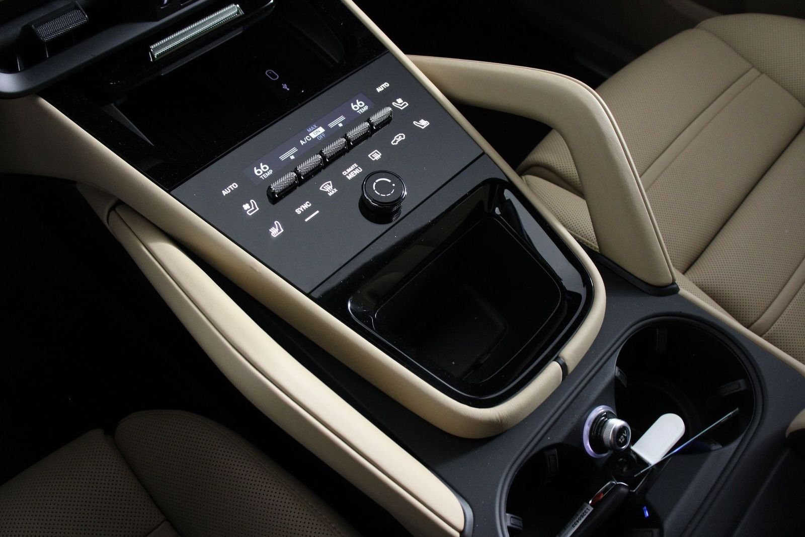 2026 Porsche Cayenne Coup S - Photo 14