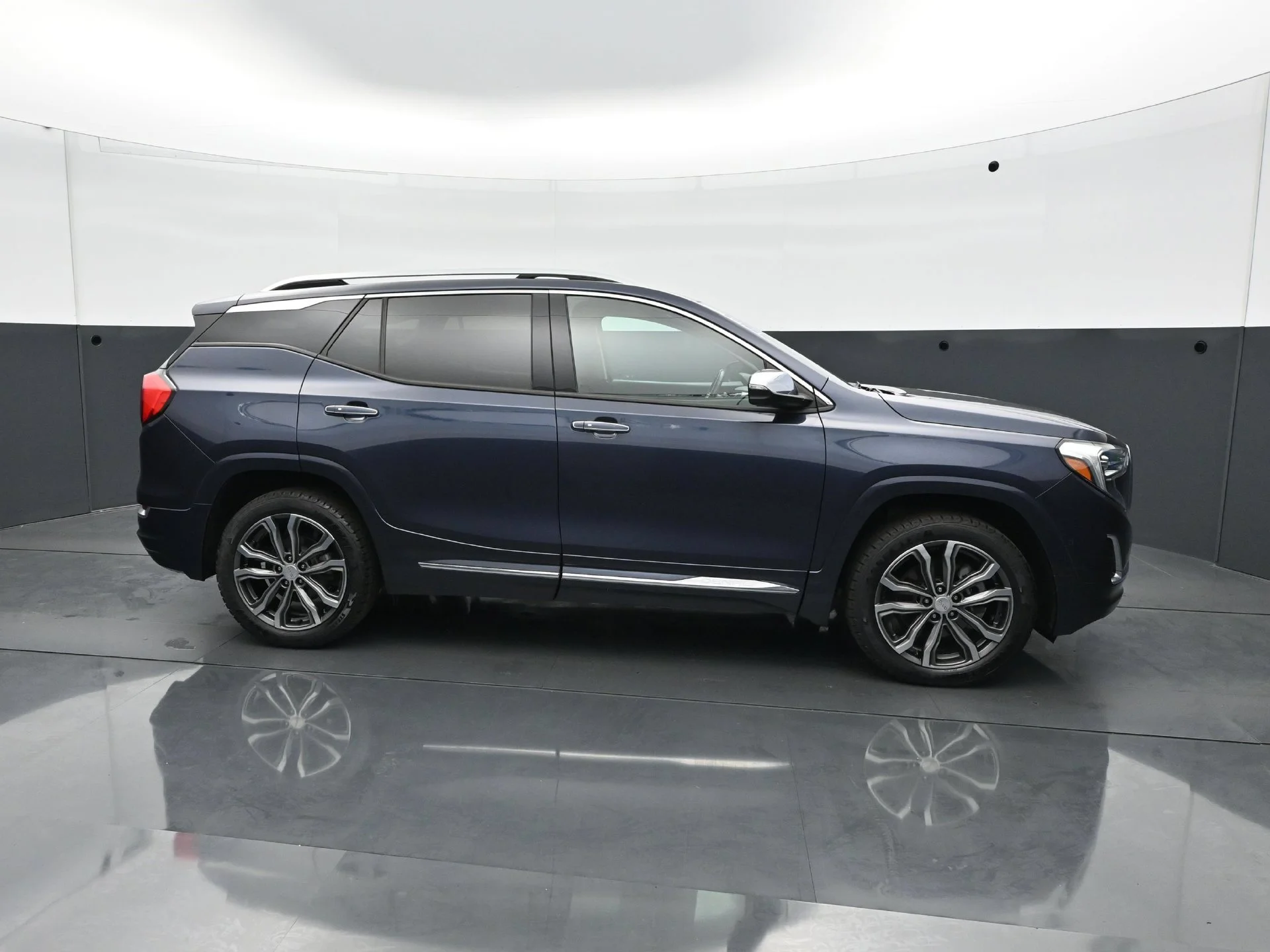 Used 2018 Blue Steel Metallic GMC Denali image 9