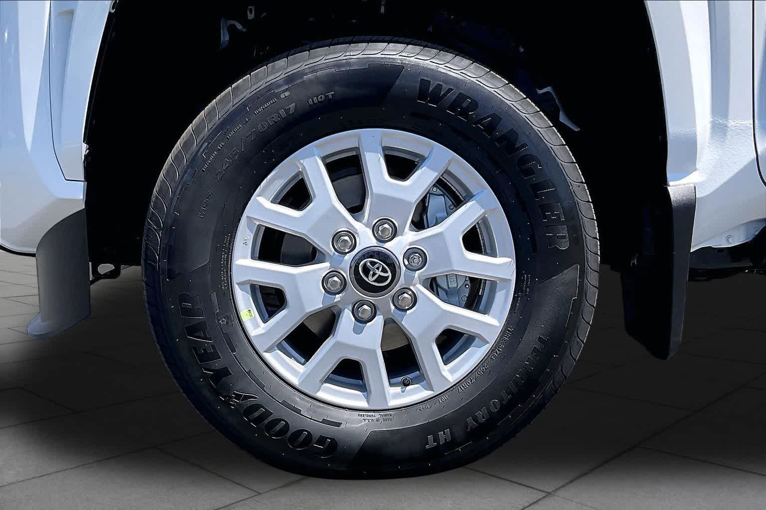 New 2026 Ice Cap Toyota SR5 image 11