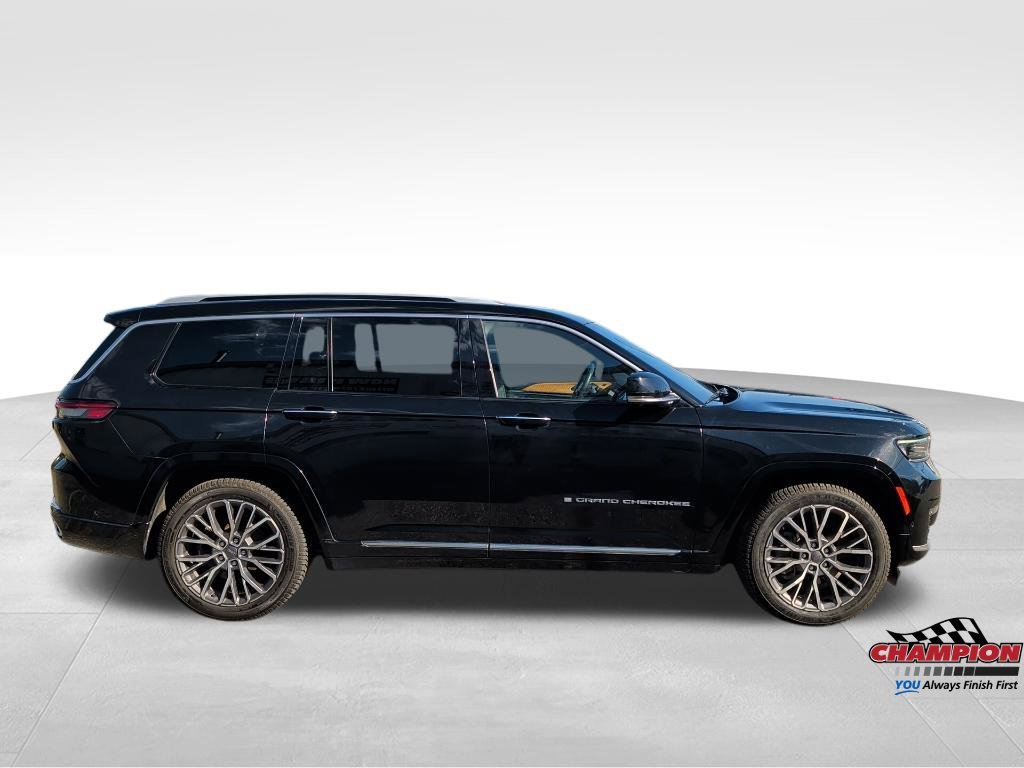Used 2023 Black Jeep Summit image 8