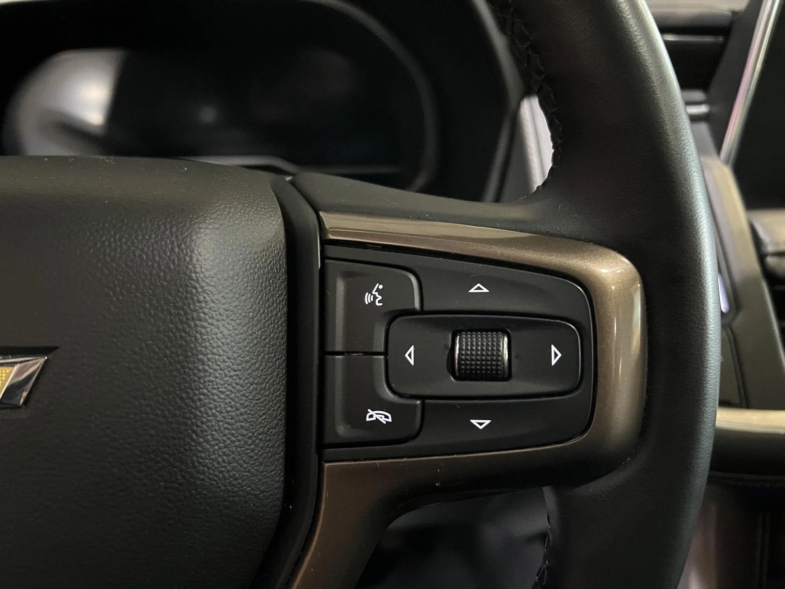Used 2023 Black Chevrolet High Country image 26
