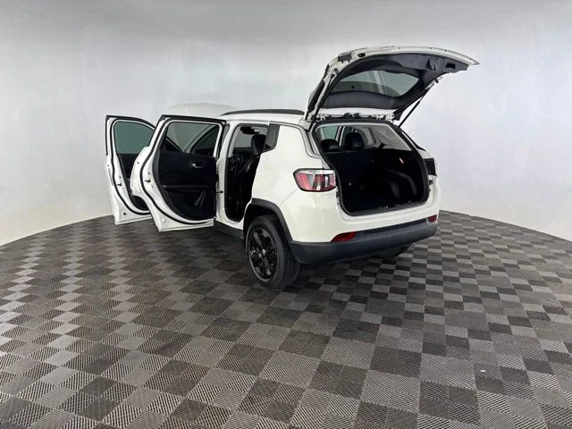 Used 2020 White Jeep Latitude image 16
