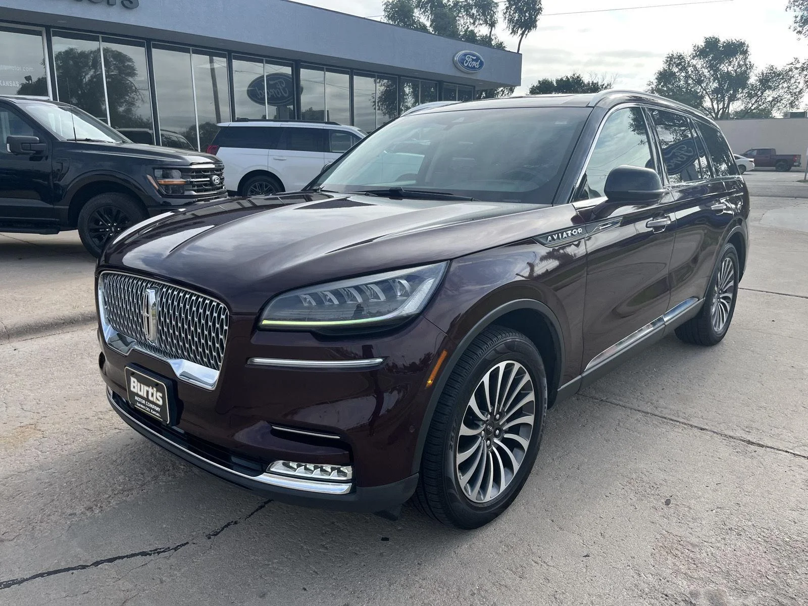 Used 2020 Red Lincoln Reserve image 2