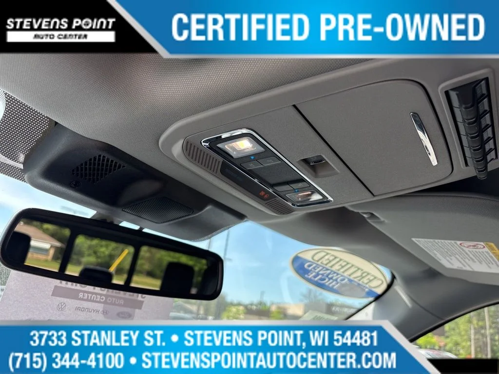 Used 2025 Carbonized Gray Metallic Ford Lariat image 24