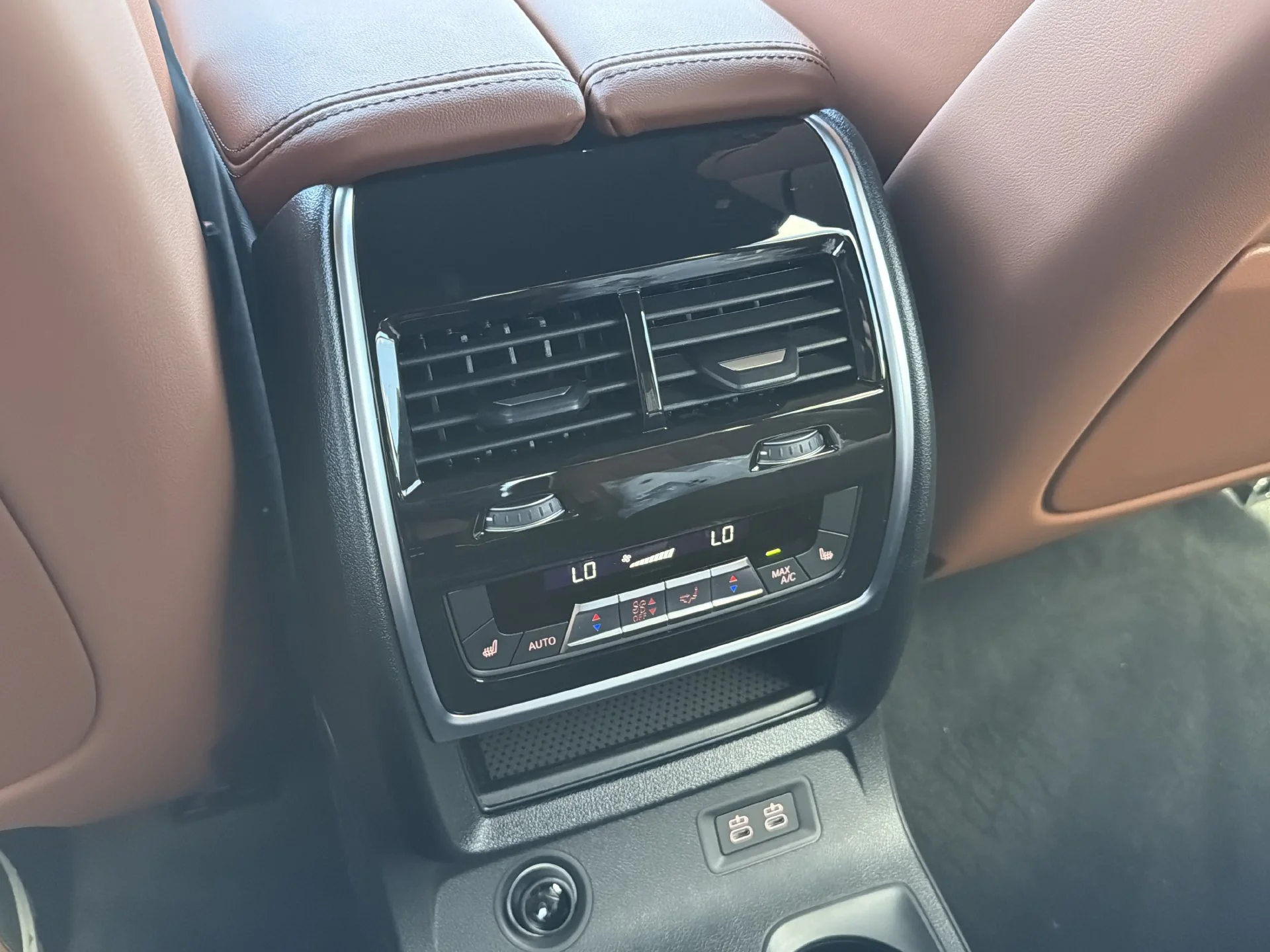 New 2027 Tanzanite Blue II Metallic BMW xDrive40i image 19