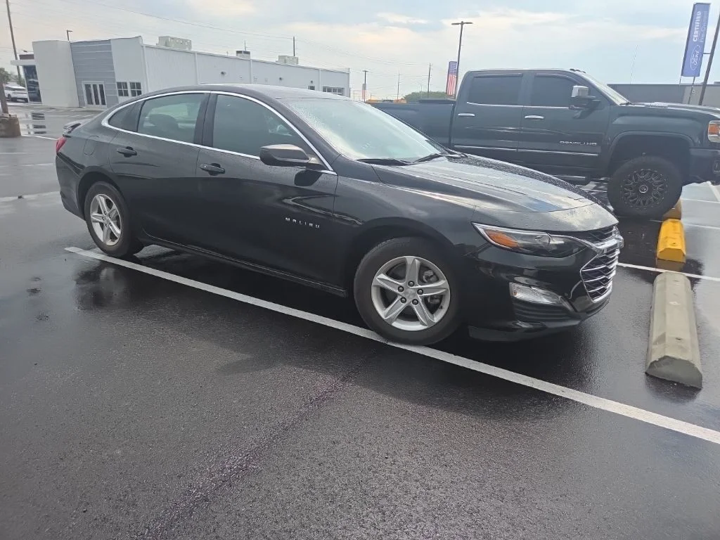 Used 2022 Black Chevrolet LS image 11