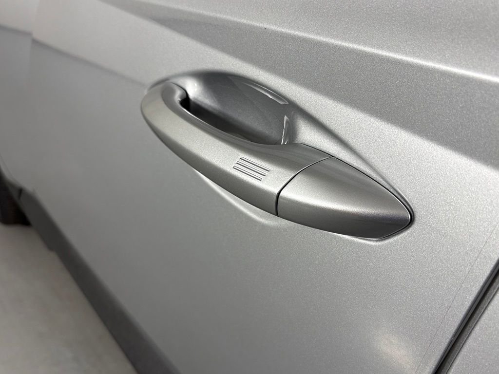 Used 2025 Silver Hyundai SEL image 12