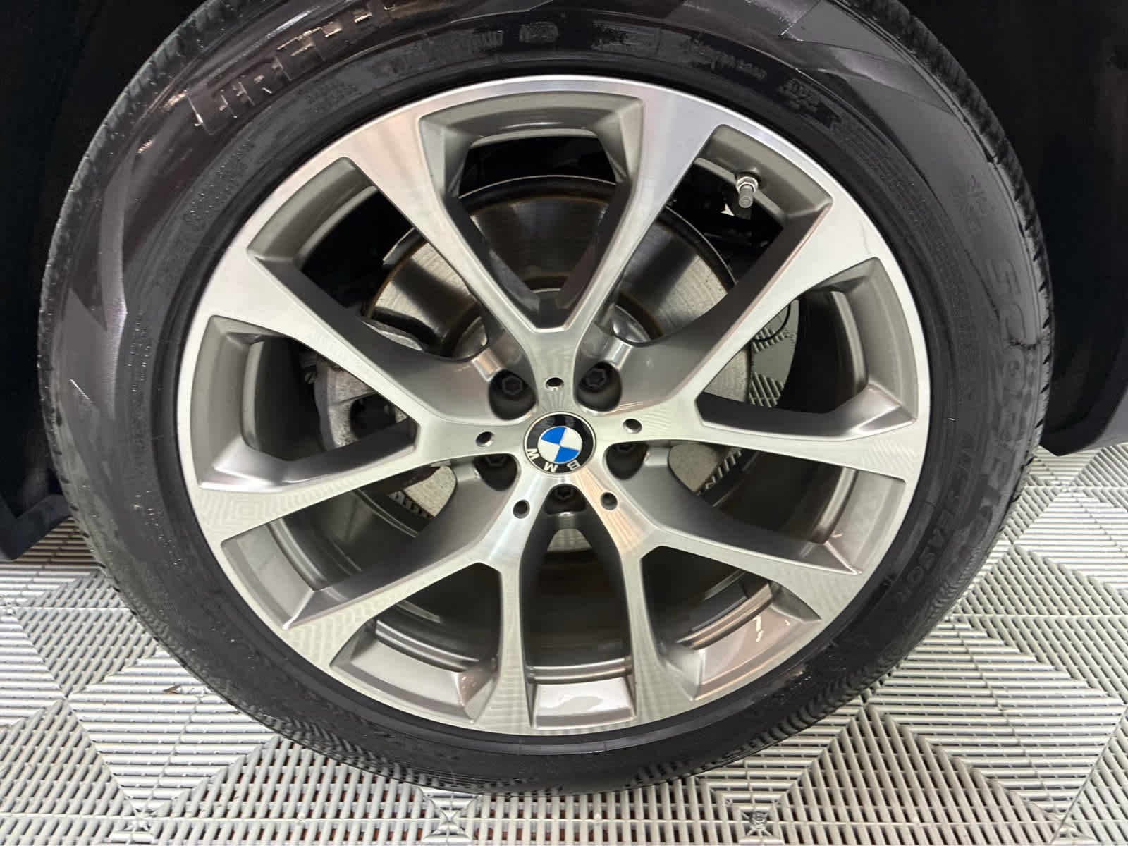 Certified Used 2024 Skyscraper Grey Metallic BMW xDrive40i image 10