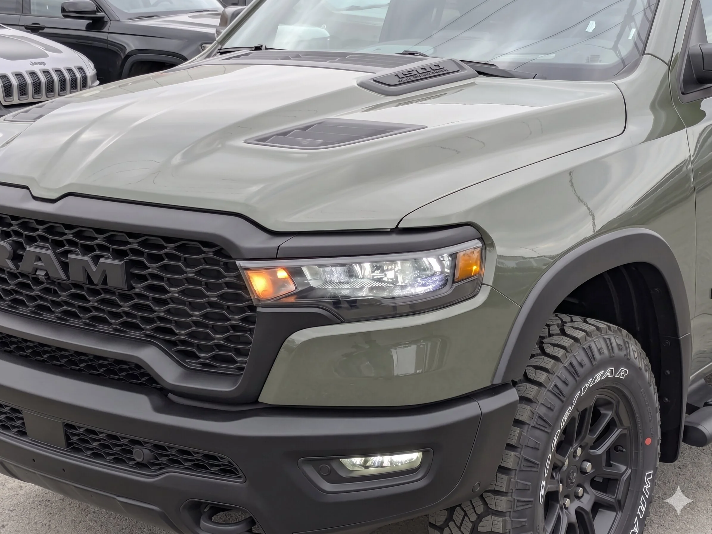 New 2026 canyon lake RAM Rebel - - SIDE STEPS - FLAPS - LEVEL 2 EQUIP - TECH PKG - ADVANCED SAFETY GRP 2 - SUNROOF image 10