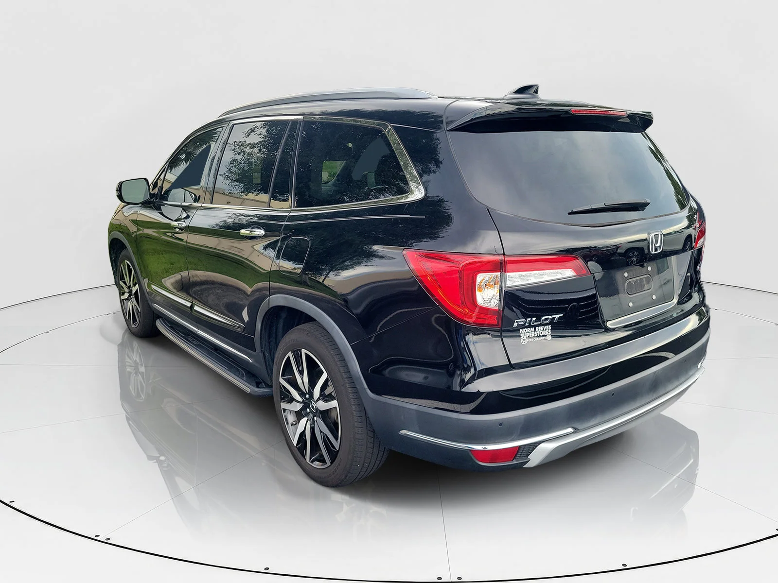 Used 2022 Black Honda Touring image 5