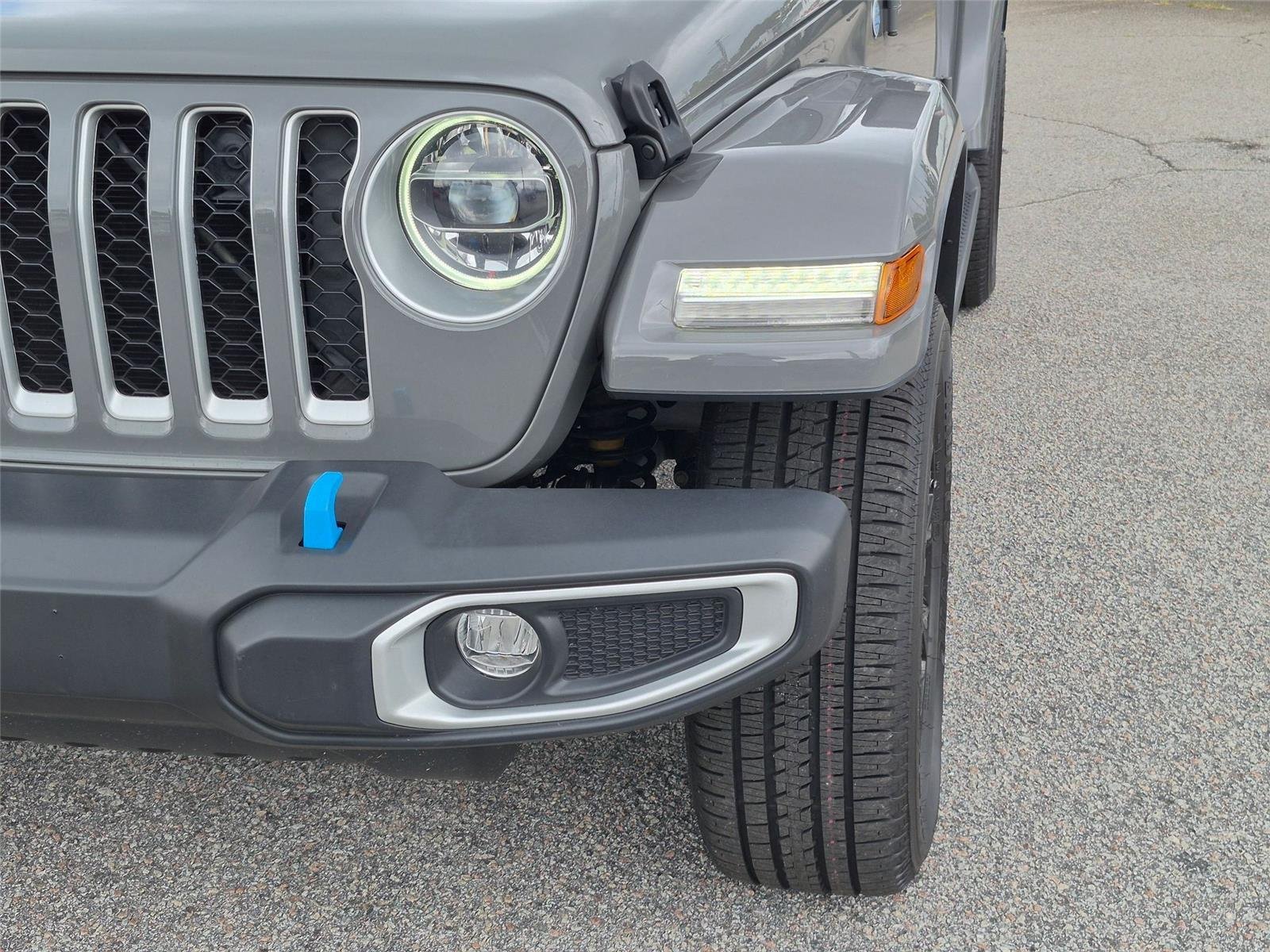 Used 2022 Sting-Gray Clearcoat Jeep Unlimited Sahara image 9