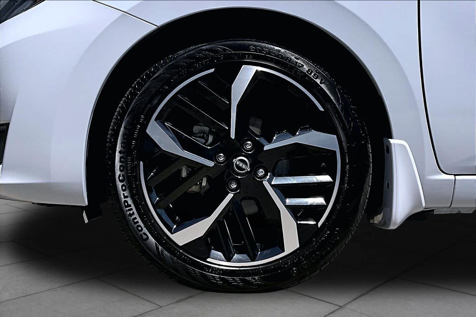 Used 2025 Gray Sky Pearl Nissan SR image 11