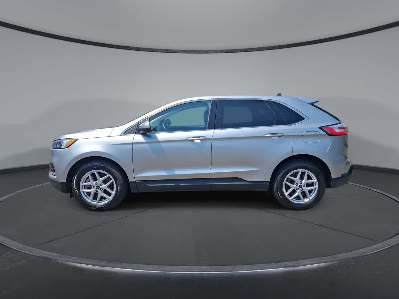 Used 2023 Iconic Silver Metallic Ford SEL image 5