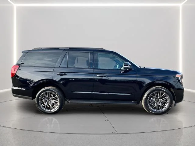 New 2026 Agate Black Metallic Ford Platinum® image 31