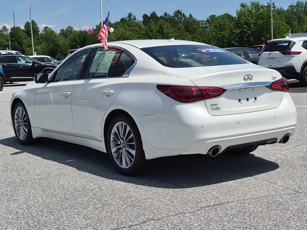 Certified Used 2023 Majestic White INFINITI LUXE image 4