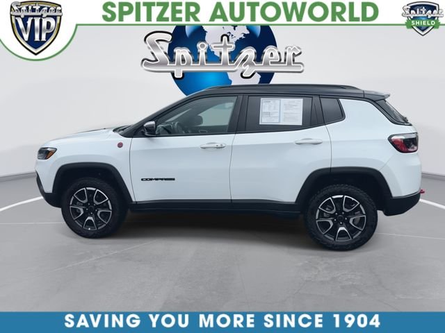 Used 2025 White Jeep Trailhawk image 6